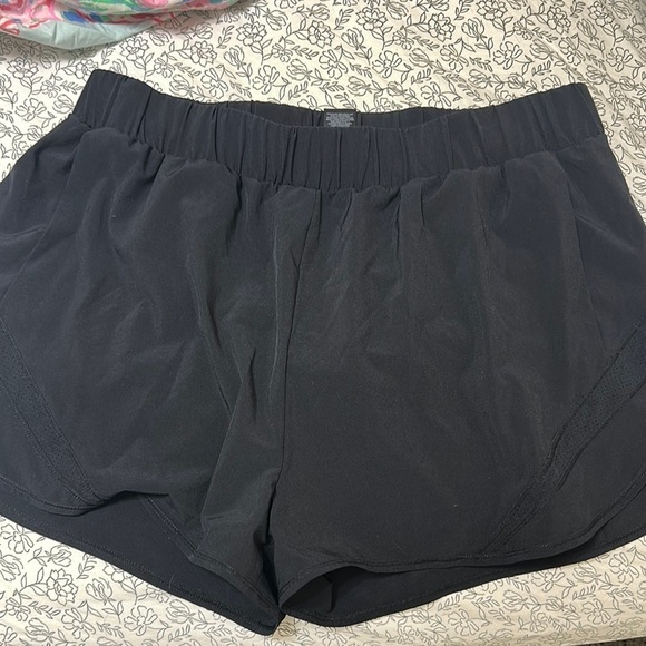 Sweaty Betty Pants - EUC Sweaty Betty XL Black Athletic Shorts